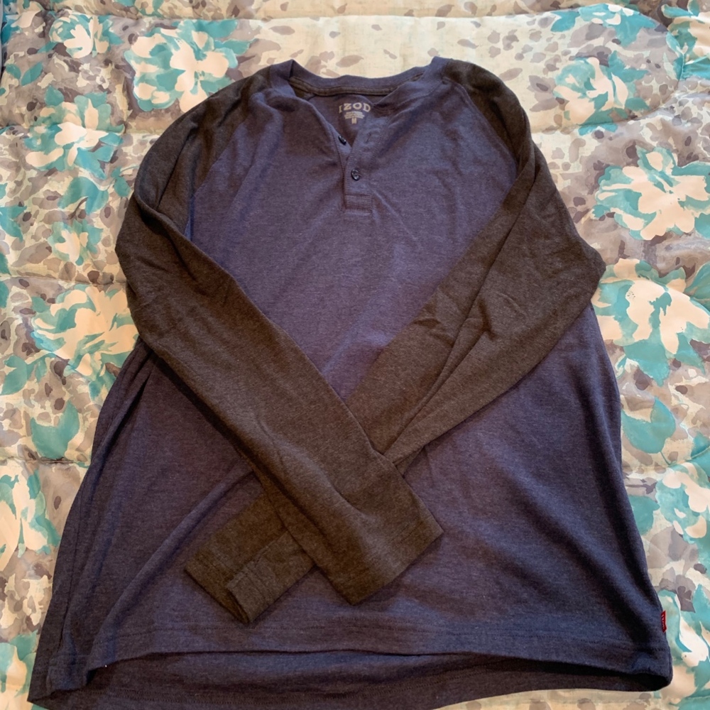 Izod Long Sleeve shirt